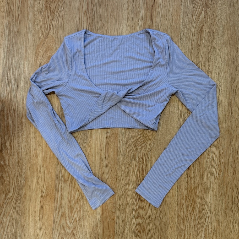 SET Light Purple Long Sleeve Twist Crop Top